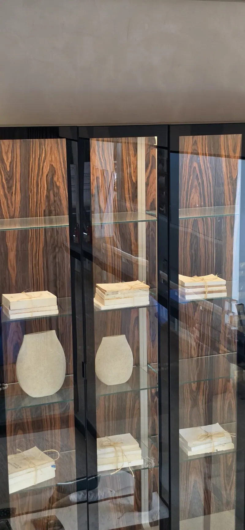Showroom 1